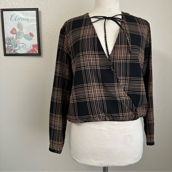 Vacate The Label Plaid Tan Black Top Wrap Sz Small - Picture 10 of 12